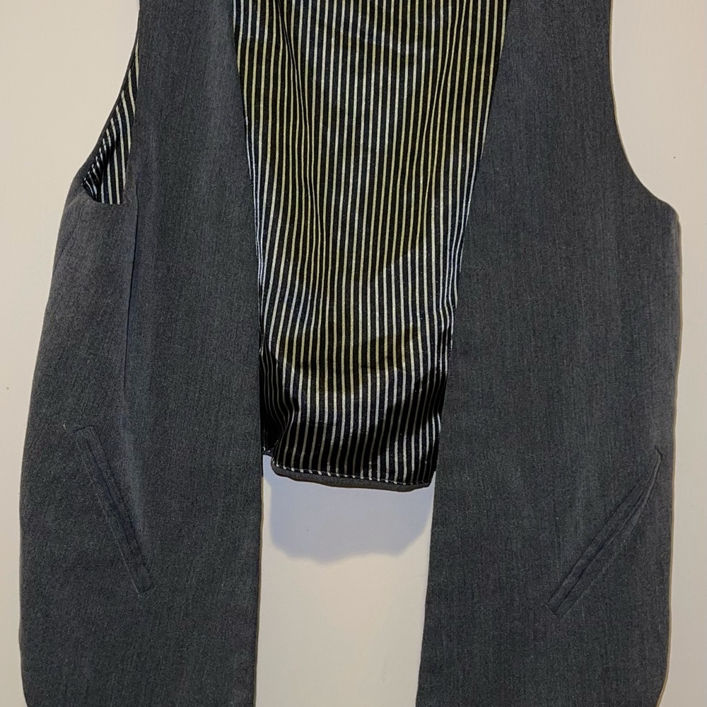 Large forever 21 gray vest